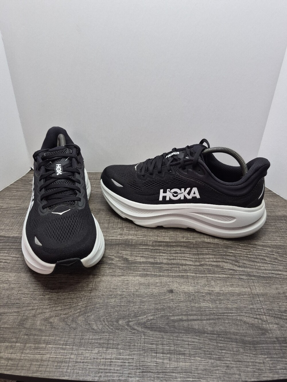 Hoka One One Bondi 9 Black White Athletic Running Shoes Sneakers Mens Size 9.5 D